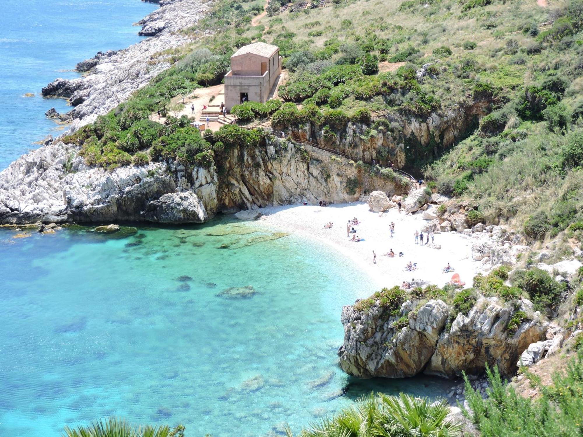 L'Isola Del Sole Panzió Castelluzzo Kültér fotó