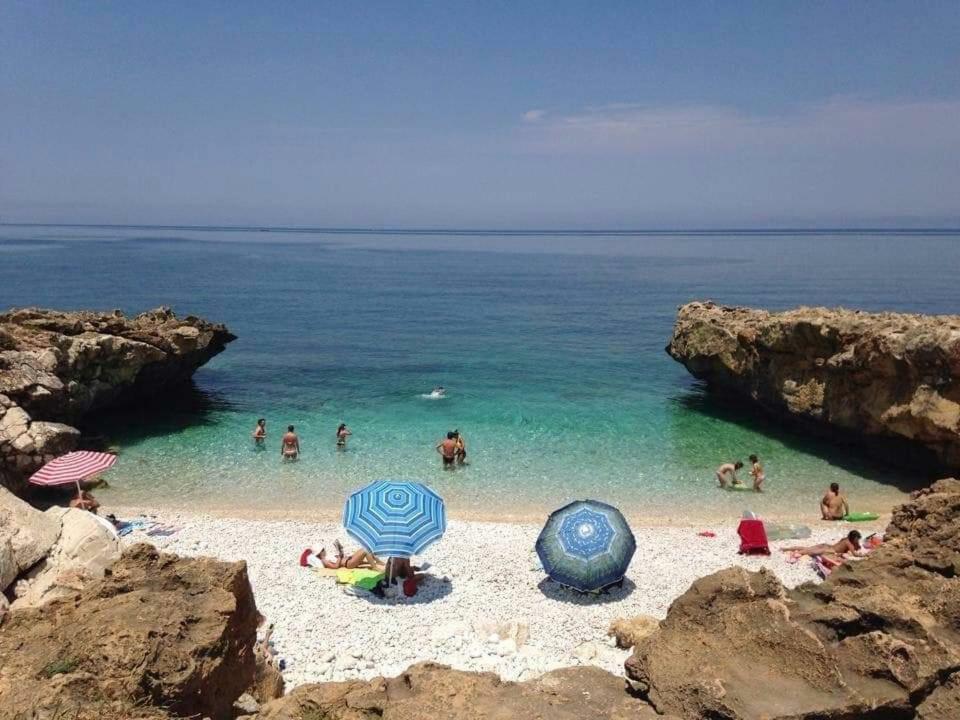 L'Isola Del Sole Panzió Castelluzzo Kültér fotó
